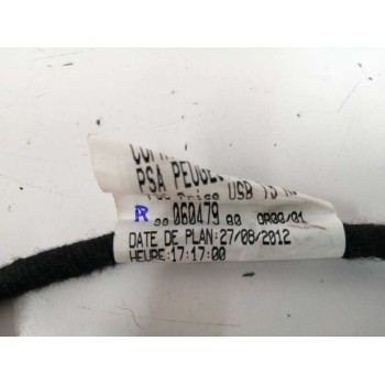 Recambio de modulo electronico para peugeot 308 sw 1.2 12v e-thp referencia OEM IAM 9806047980 CONEXION USB 