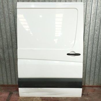 Recambio de puerta lateral corredera derecha para mercedes-benz sprinterii caja cerrada (desde 01.06) 2.1 cdi referencia OEM IAM