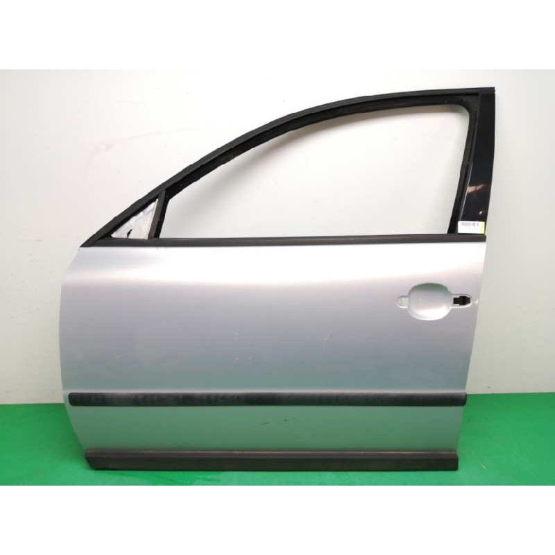 Recambio de puerta delantera izquierda para volkswagen passat berlina (3b2) 1.9 tdi referencia OEM IAM 3B4831051BE  CARIBE