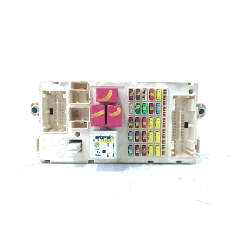 Recambio de caja reles / fusibles para fiat stilo (192) 1.9 8v jtd cat referencia OEM IAM 51758251  