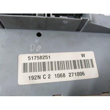 Recambio de caja reles / fusibles para fiat stilo (192) 1.9 8v jtd cat referencia OEM IAM 51758251  
