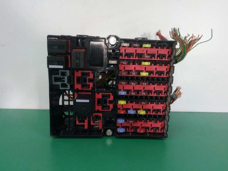 Recambio de caja reles / fusibles para ford transit connect (tc7) 1.8 tdci cat referencia OEM IAM 55FG2820A  