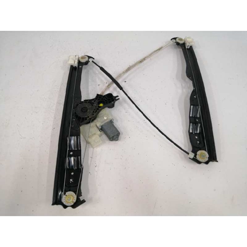 ELEVALUNAS DELANTERO IZQUIERDO