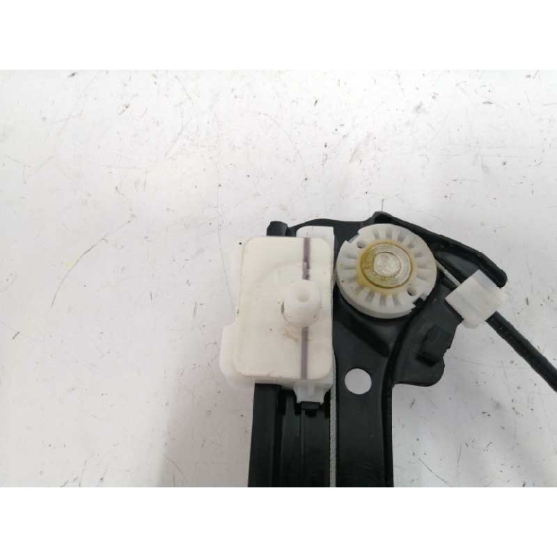 ELEVALUNAS DELANTERO IZQUIERDO