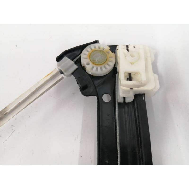 ELEVALUNAS DELANTERO IZQUIERDO