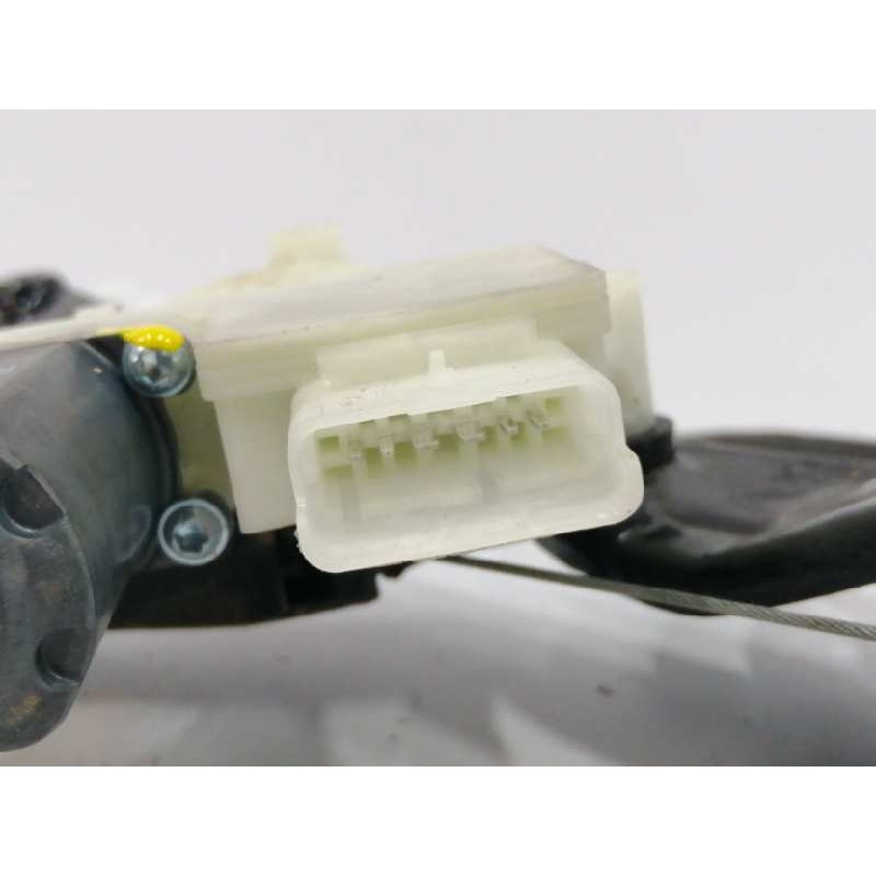 ELEVALUNAS DELANTERO IZQUIERDO