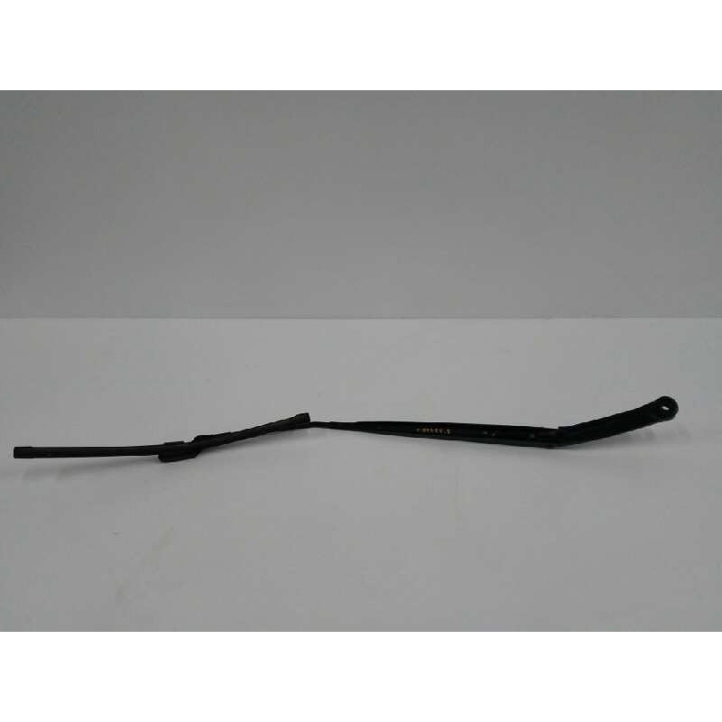 BRAZO LIMPIA DELANTERO DERECHO