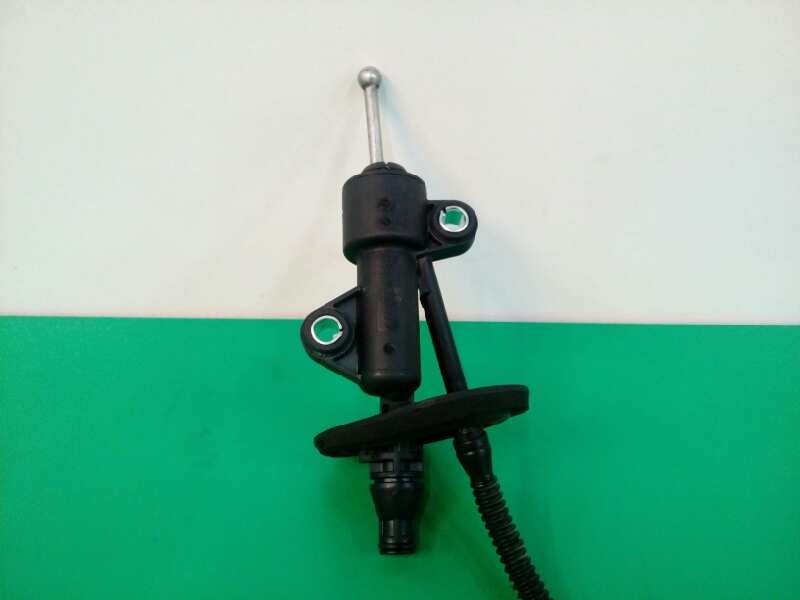 Recambio de bomba embrague para fiat doblo active referencia OEM IAM 55251837 Recambio de bomba embrague para fiat doblo active referencia OEM IAM 55251837