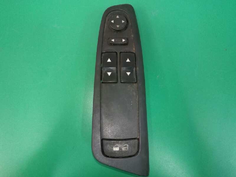 Recambio de mando elevalunas delantero izquierdo para fiat stilo multi wagon (192) 1.9 jtd 115 referencia OEM IAM   