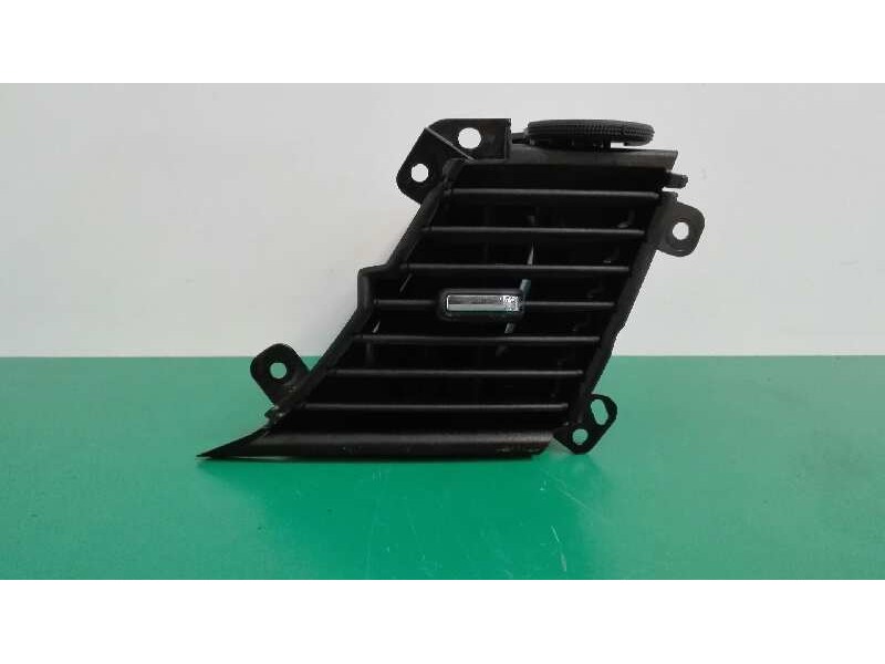 Recambio de rejilla aireadora para iveco daily ka 2.3 diesel cat referencia OEM IAM  DERECHA CENTRAL 
