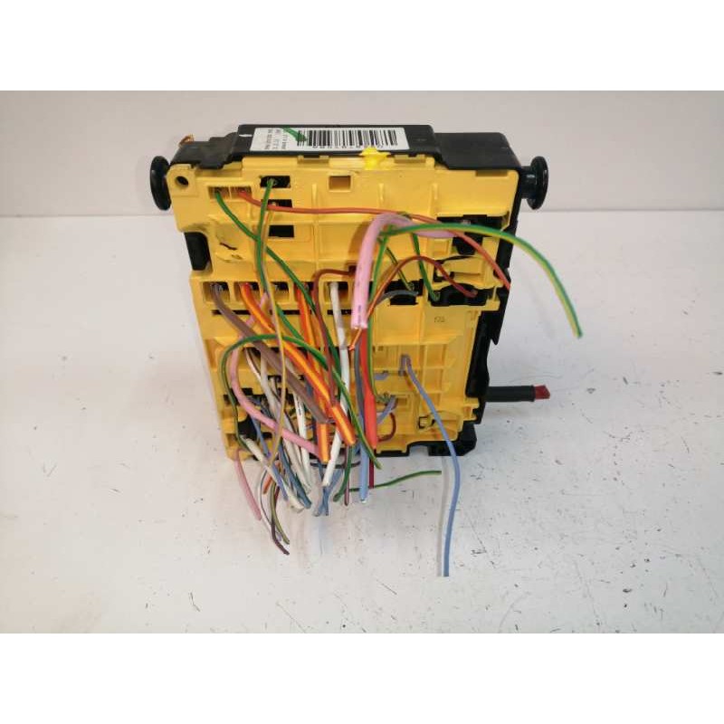 CAJA RELES / FUSIBLES