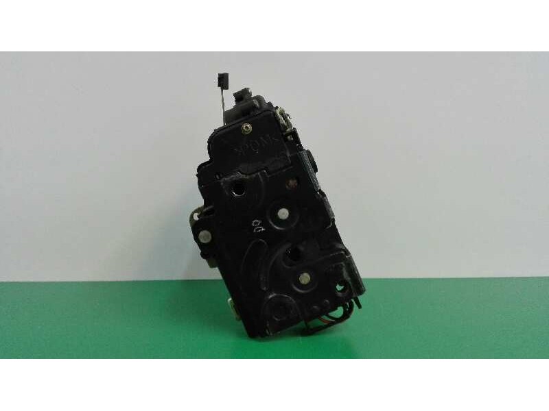 Recambio de cerradura puerta trasera izquierda para volkswagen golf iv variant (1j5) conceptline referencia OEM IAM 3B4839015A  