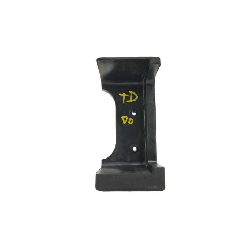 PUNTERA PARAGOLPES TRASERA DERECHA CENTRAL