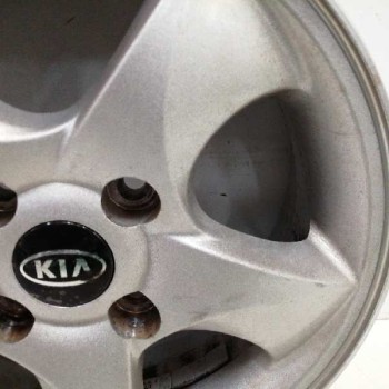 Recambio de llanta para kia carens 2.0 crdi ex monovolumen referencia OEM IAM K9965S16050 15X6JJ ET+45 