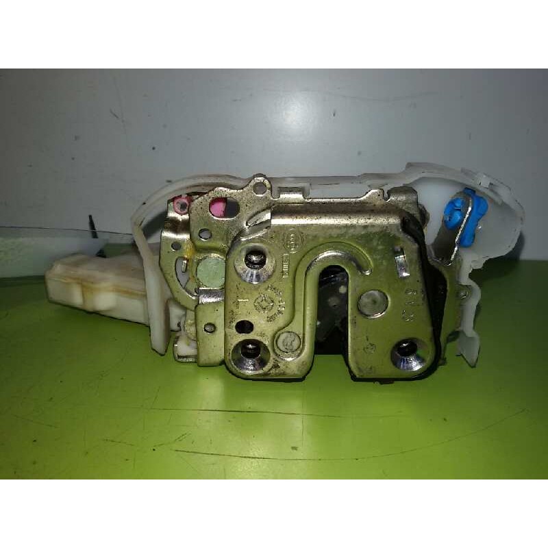 Recambio de cerradura puerta delantera izquierda para subaru impreza sedán (gd) 2.0 i awd (gd9) referencia OEM IAM 61100FE010  