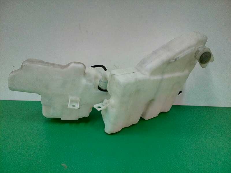 Recambio de deposito limpia para mitsubishi canter 4.05  plataforma 35 cabina individual (comfort) referencia OEM IAM   