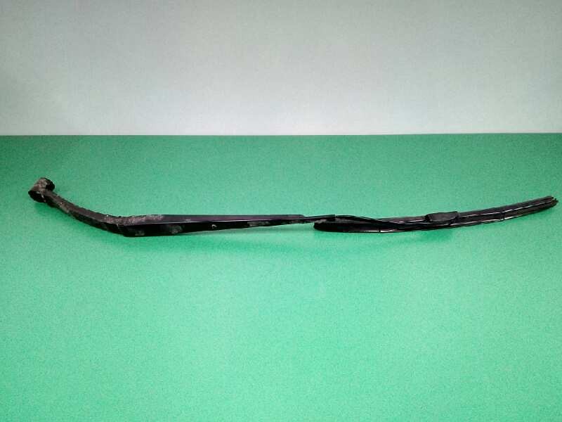 Recambio de brazo limpia delantero derecho para nissan qashqai (j11) 1.5 turbodiesel cat referencia OEM IAM Recambio de brazo limpia delantero derecho para nissan qashqai (j11) 1.5 turbodiesel cat referencia OEM IAM