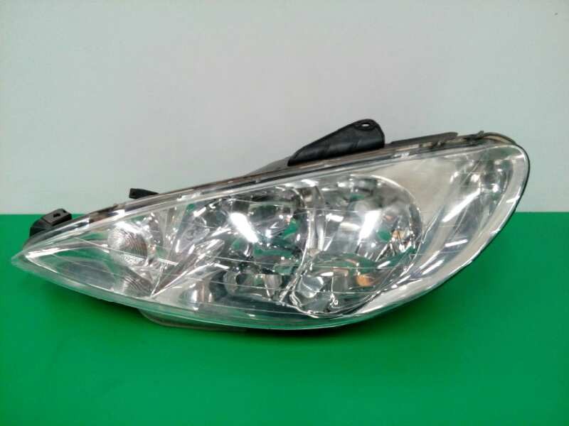 Recambio de faro izquierdo para peugeot 206 berlina xt referencia OEM IAM 9628666880  