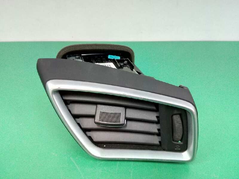 Recambio de rejilla aireadora para nissan qashqai (j11) 1.5 turbodiesel cat referencia OEM IAM 687604EA0A LADO DERECHO 