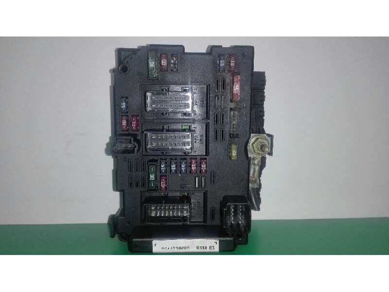 Recambio de caja reles / fusibles para peugeot 206 berlina xt referencia OEM IAM 9644038680  