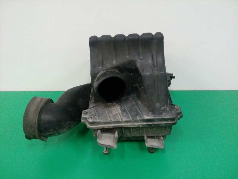 Recambio de filtro aire para ssangyong musso 2.9 turbodiesel cat referencia OEM IAM 2311005320  