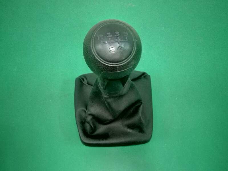 Recambio de guarnecidos palanca cambio para seat ibiza sc (6j1) reference tech referencia OEM IAM 6J0711113AC INCLUYE EL POMO 