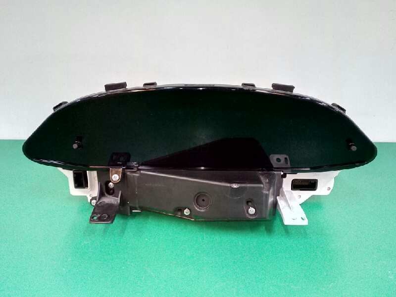 Recambio de cuadro instrumentos para toyota yaris 1.4 turbodiesel cat referencia OEM IAM 838000DJ90 MB4573003702 