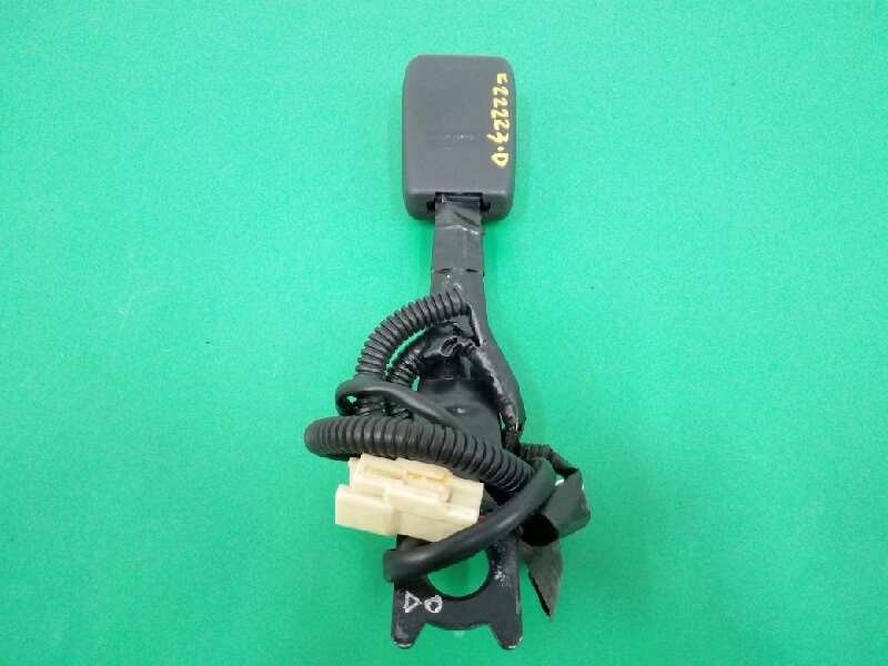 Recambio de enganche cinturon izquierdo para toyota yaris 1.4 turbodiesel cat referencia OEM IAM  DELANTERO 