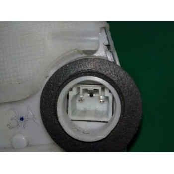 Recambio de cerradura puerta trasera izquierda para toyota yaris 1.4 turbodiesel cat referencia OEM IAM   