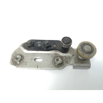 Recambio de soporte / guia puerta corredera para nissan note (e11, ne11) 1.5 dci referencia OEM IAM 82401JX00A SUPERIOR IZQUIERD