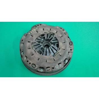 VOLANTE MOTOR A0212501501 CON KIT DE EMBRAGUE 0012522105