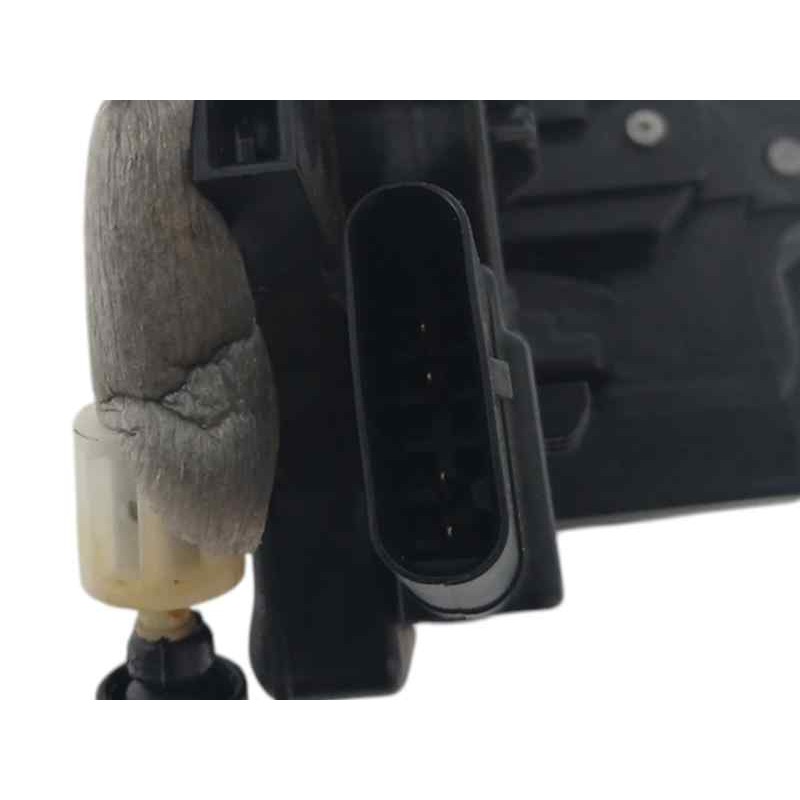 CERRADURA PUERTA TRASERA DERECHA A1770032999
