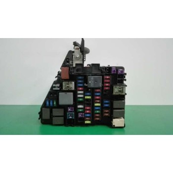 CAJA RELES / FUSIBLES MB008901B 