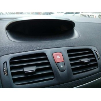 renault megane iii berlina 5 p del año 2009