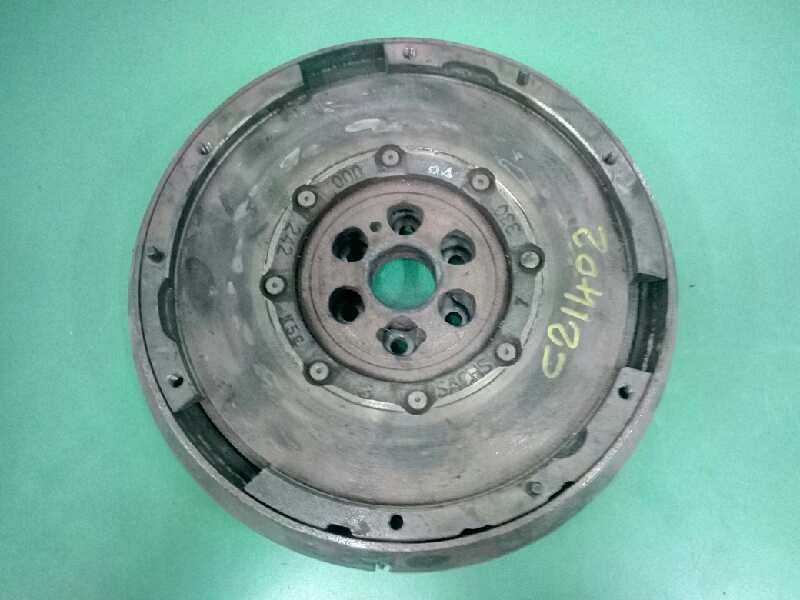 Recambio de volante motor para citroën c4 berlina lx referencia OEM IAM 330000242  