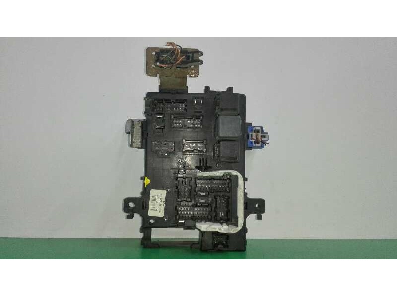 Recambio de caja reles / fusibles para nissan terrano/terrano.ii (r20) aventura referencia OEM IAM 4F030036  
