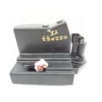 Recambio de cerradura puerta trasera izquierda para ssangyong rodius ii 2.0 xdi referencia OEM IAM   