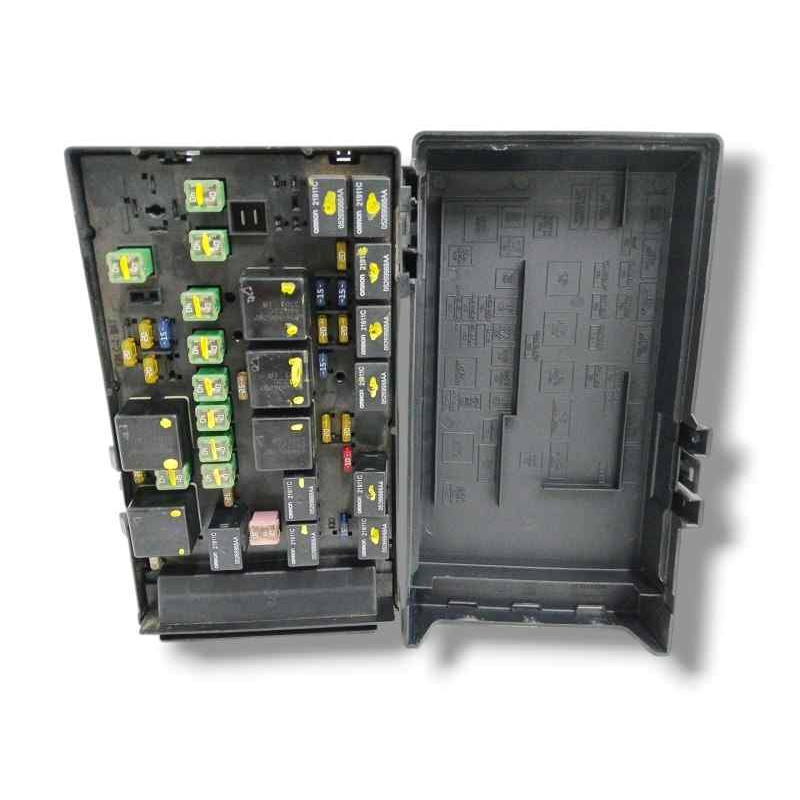 CAJA RELES / FUSIBLES