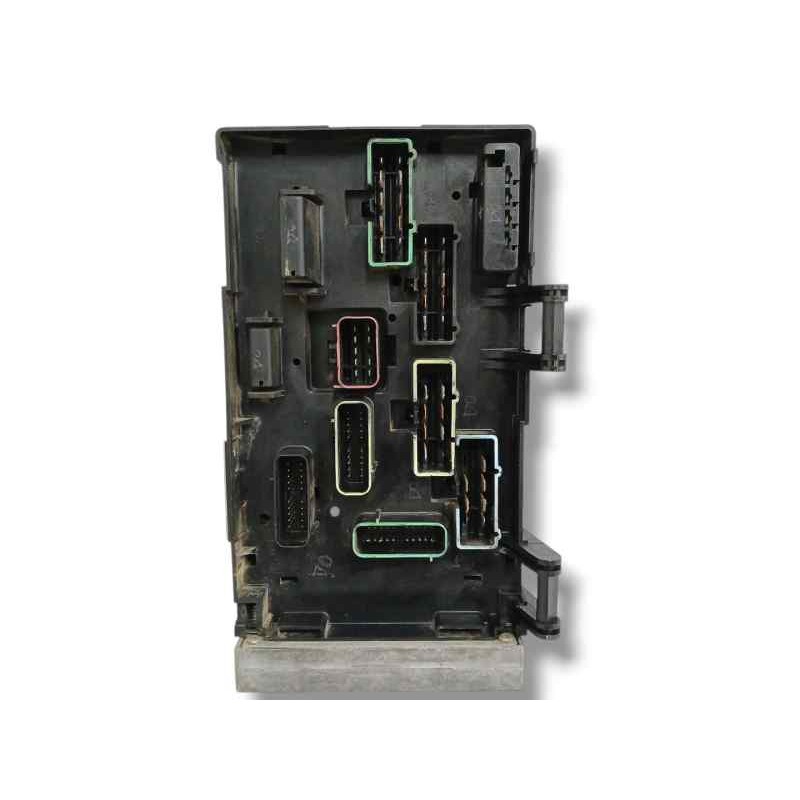 CAJA RELES / FUSIBLES