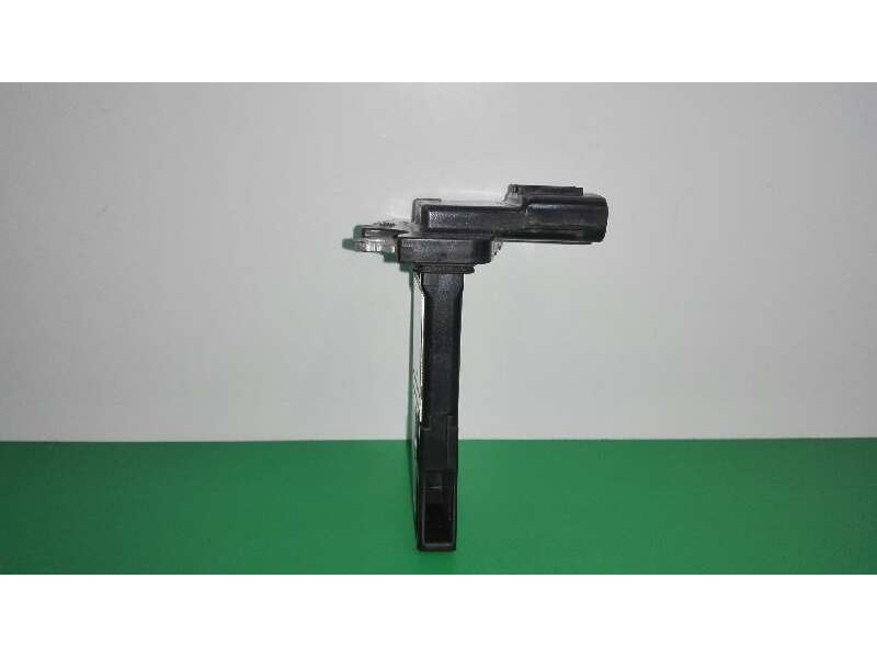 Recambio de caudalimetro para toyota yaris 1.4 turbodiesel cat referencia OEM IAM 2220426010 AFH70M77 