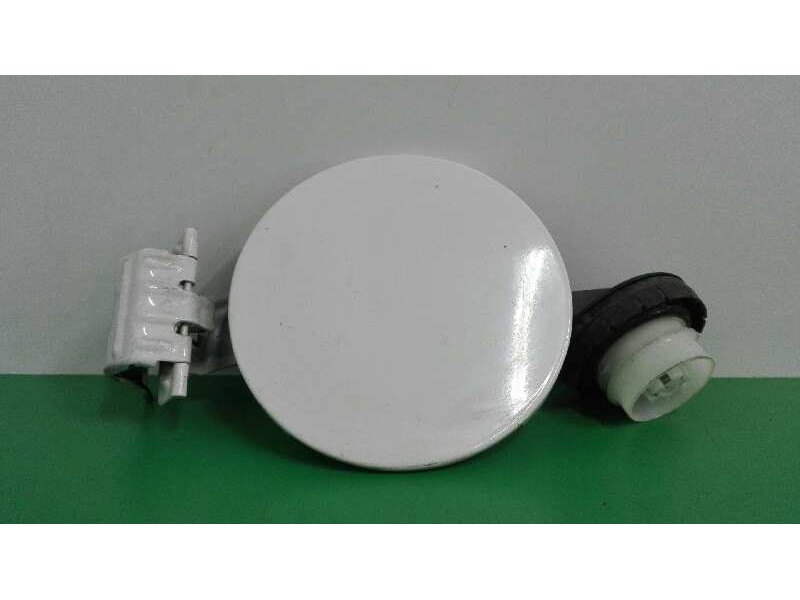Recambio de tapa exterior combustible para toyota yaris 1.4 turbodiesel cat referencia OEM IAM   