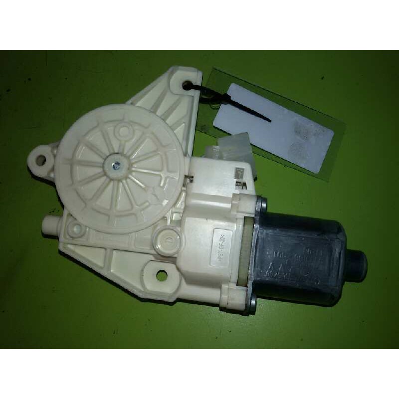 MOTOR ELEVALUNAS DELANTERO DERECHO 0130822691
