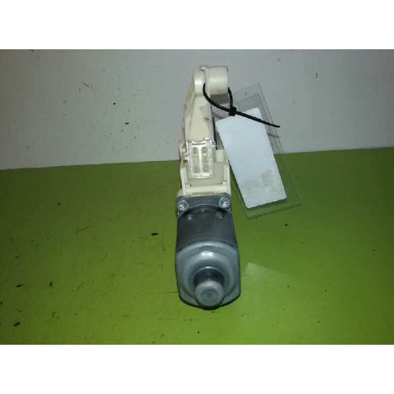 MOTOR ELEVALUNAS DELANTERO DERECHO 0130822691