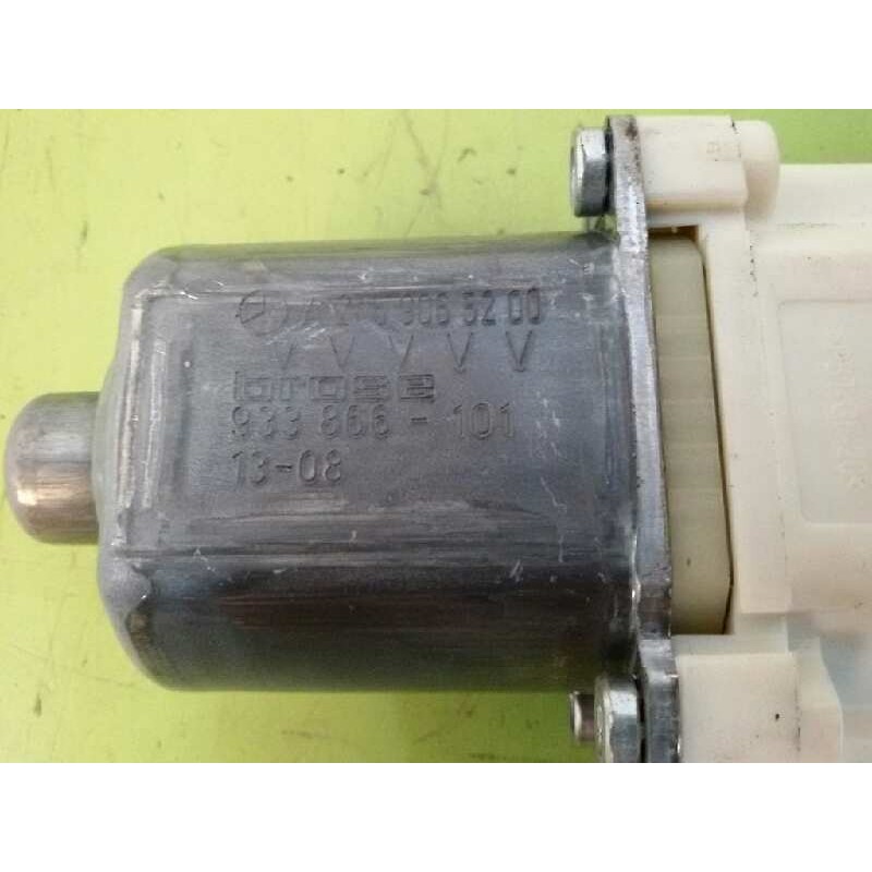 MOTOR ELEVALUNAS DELANTERO DERECHO 0130822691