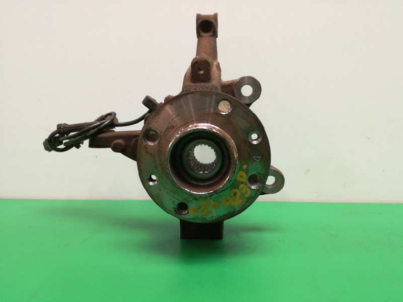Recambio de mangueta delantera derecha para dacia sandero basis referencia OEM IAM 68536  
