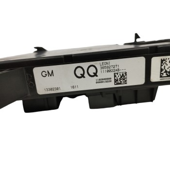 Recambio de caja reles / fusibles para opel astra j sports tourer cosmo referencia OEM IAM 13302301  