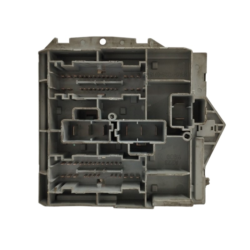 CAJA RELES / FUSIBLES