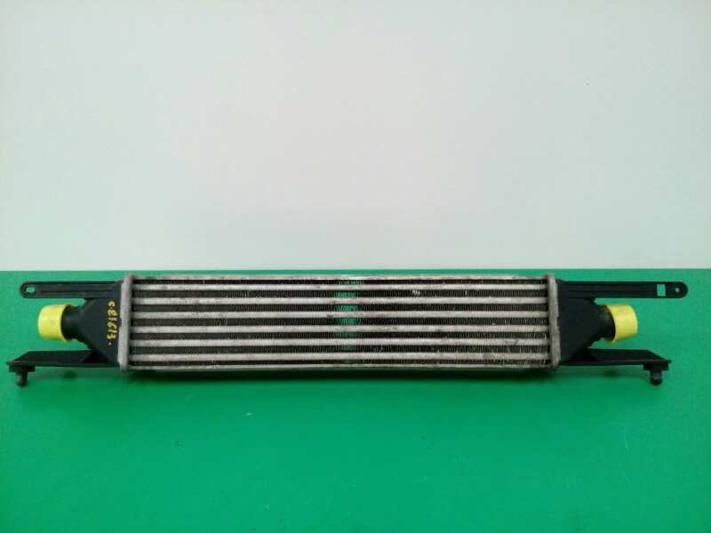 Recambio de intercooler para fiat punto (199) easy referencia OEM IAM 866452000 866452100 