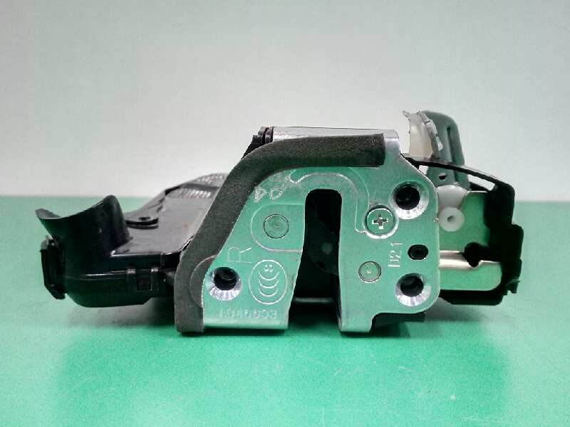 Recambio de cerradura puerta delantera derecha para toyota rav 4 2.0 d-4d cat referencia OEM IAM 6903060240 Recambio de cerradura puerta delantera derecha para toyota rav 4 2.0 d-4d cat referencia OEM IAM 6903060240
