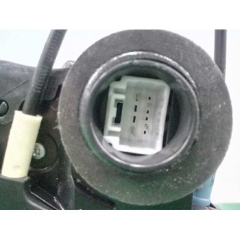 Recambio de cerradura puerta trasera izquierda para toyota rav 4 2.0 d-4d cat referencia OEM IAM 6906033120  